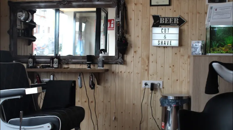 Jesús Sánchez Barbershop - Los Villares