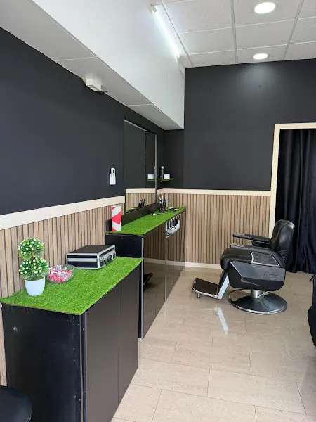 Barbería La Glorieta - Peluquería en San Fernando - foto 2