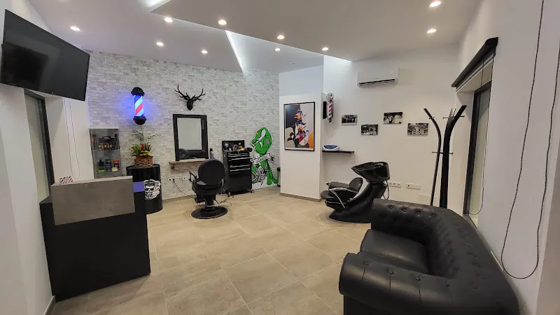 Peluquería Angel Hidalgo - Peluquería en Linares - foto 2