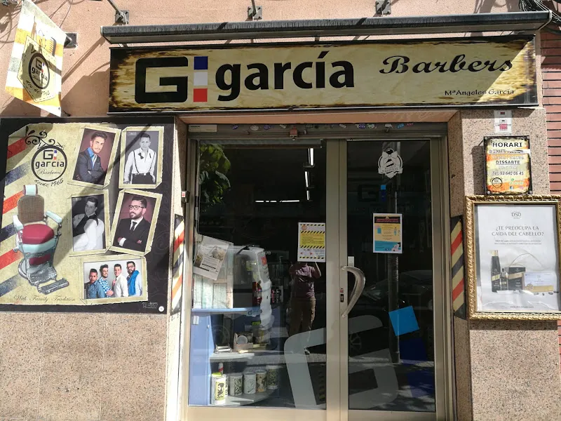 García Barbers - Barbería y Peluquería)