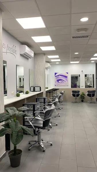 Yolanda "Academia de Peluquería" - Linares