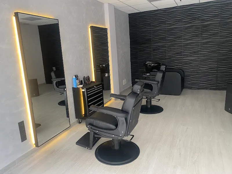 Lom's Barber