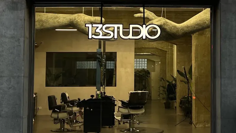 13 Studio Tattoo Barber - Manresa