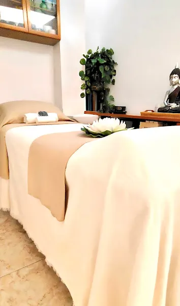 GUIJARRO • Wellness & Beauty • Facialista y masajista especializada en técnicas spa y masajes de autor. - Arganda del Rey