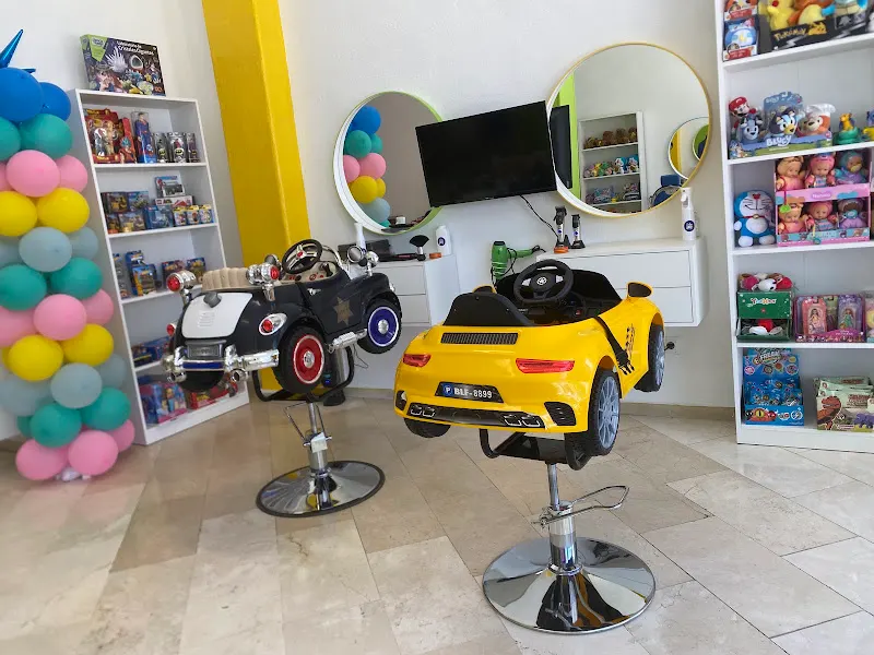 PELUPLAY PELUQUERIA PARA NIÑOS Y PARA TODA LA FAMILIA - Benalmádena