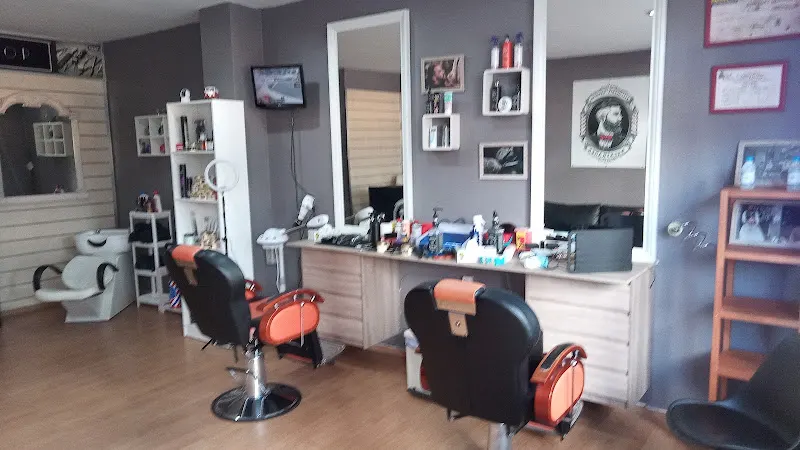 Peluquería Barbería Maestranza
