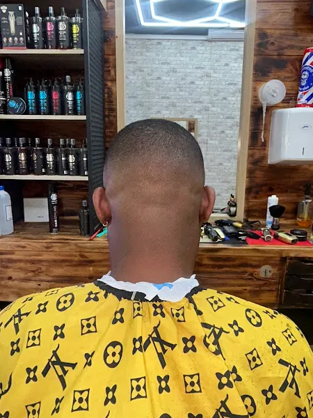 THE BARBER CLUB - Barbería en Hospitalet de Llobregat (L) - foto 2