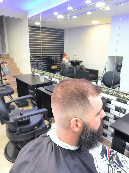 Ali Mola perruqueria Granollers