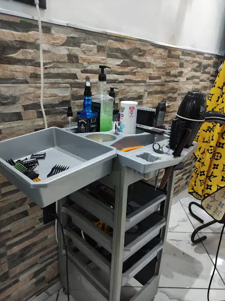 Peluquería Anass - Barbería en Granollers - foto 2