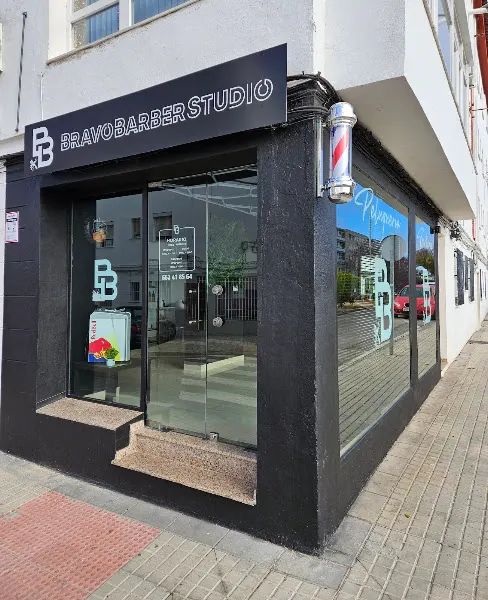 BRAVO BARBER STUDIO - Peluquería en Mérida - foto 2