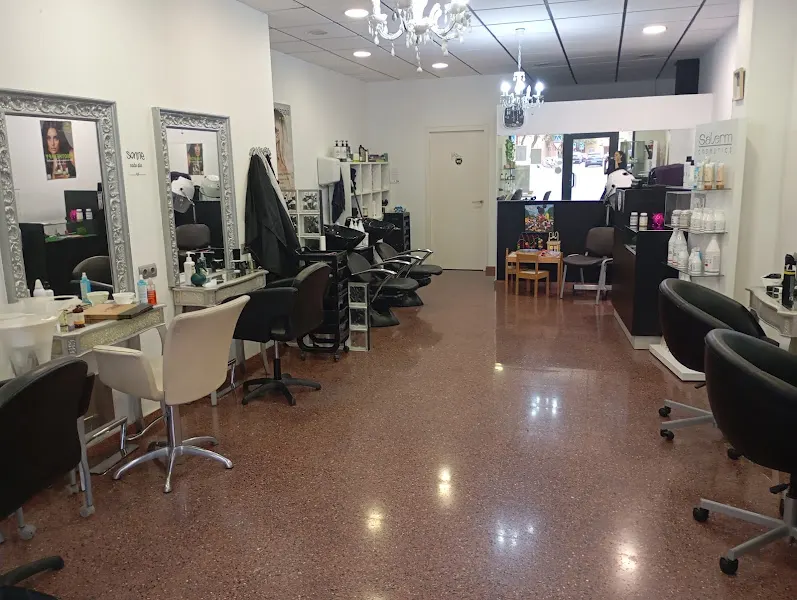 Peluquería y Estética Unisex - Peluquería en Elche - foto 2