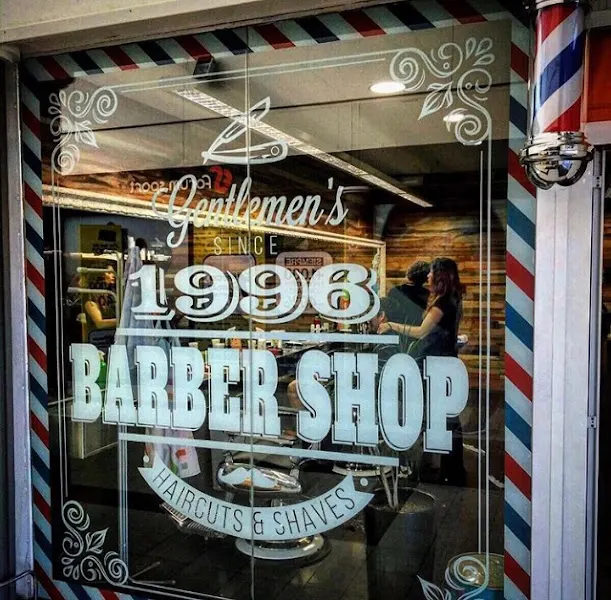 Peluquería Dh-Barbershop Dh - Centro de estética en Huesca - foto 2