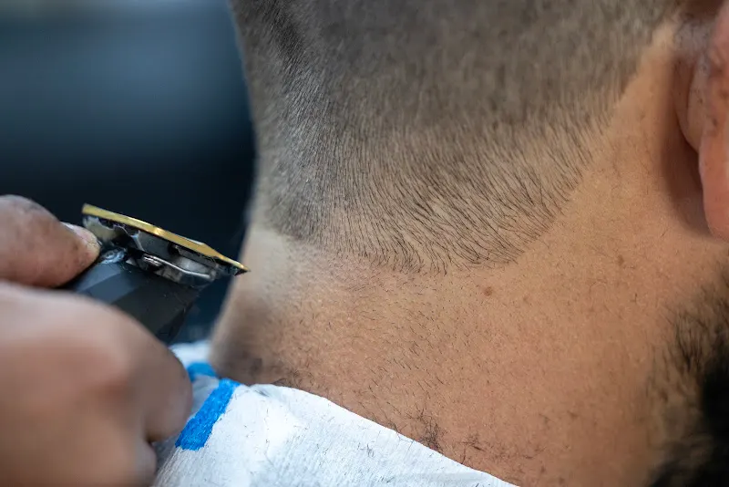El sillón del maestro - Barbería en Huesca - foto 2