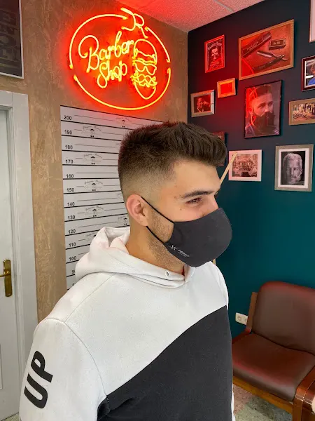 Daniel Rodríguez Barbería Peluquería de caballeros - San Martin del Rey Aurelio