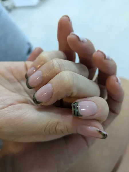 Valentina Estética Uñas y Peluquería, keratina y Alisados - Centro de estética en Alicante - foto 2