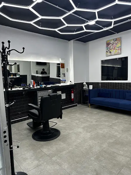 HOMPA´S BARBERS & TATTOO STUDIO - Ibiza