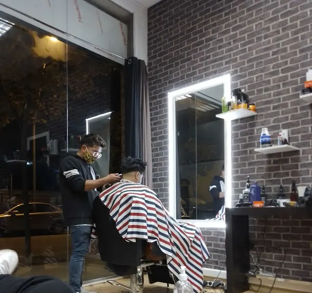 J S BARBER SHOP