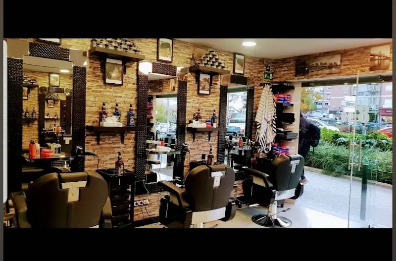 Peluquería de caballeros BARBERSHOP TRADICIONAL (sin cita) - Peluquería en Madrid - foto 2
