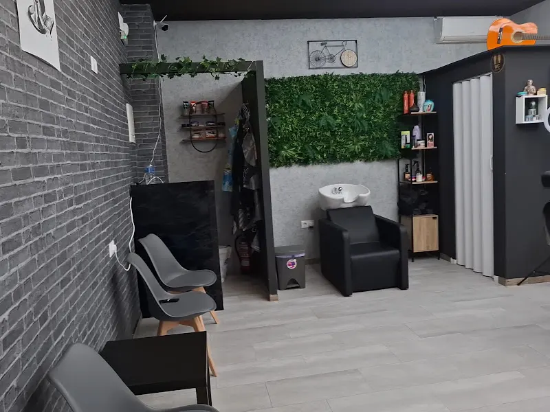 PELUQUERÍA YOUSOUF - Barbería en Elda - foto 2