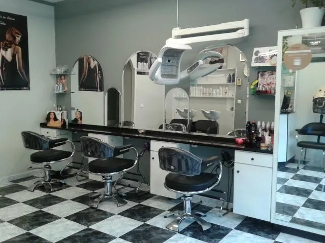 Peluquería y Belleza Esther - Peluquería en Coruna (A) - foto 2
