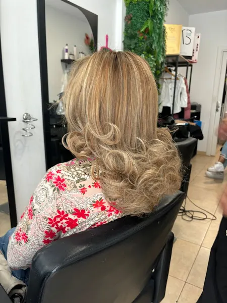 Peluquería isaac Divine Style - Torrelavega