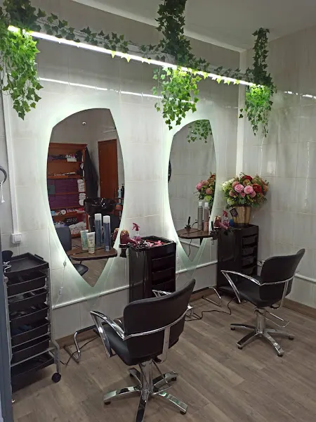 LUZ MARÍA. Peluquería - Carmona