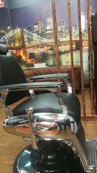 Norman Barbershop - San Roque