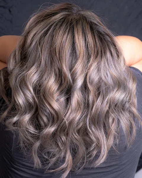 Extensiones de Pestañas y Pelo Verónica Román - Peluquero especialista en extensiones en San Juan de Alicante - foto 2