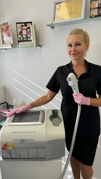 Escuela y centro micropigmetación Nadiia Myronova - Tienda de belleza y salud en Adeje - foto 2