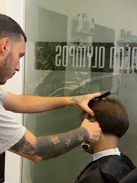 SALÓN OLYMPOS - Barbería en Gavà - foto 2