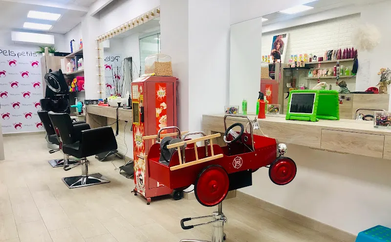 Pels Petits i Més - Peluquería en Gavà - foto 2