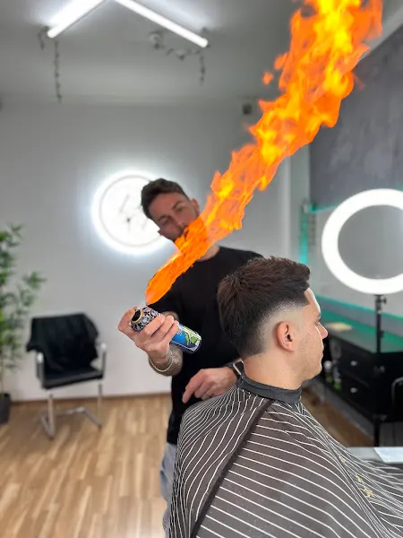 Barbearia "Branquinho Barbershop" - Badajoz
