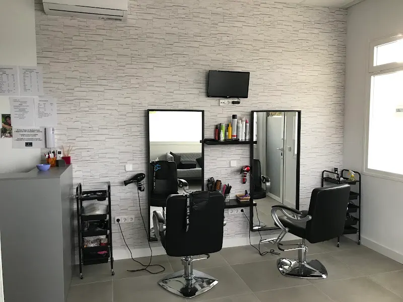 Salón de Belleza Amapola - Peluquería en Carmena - foto 2
