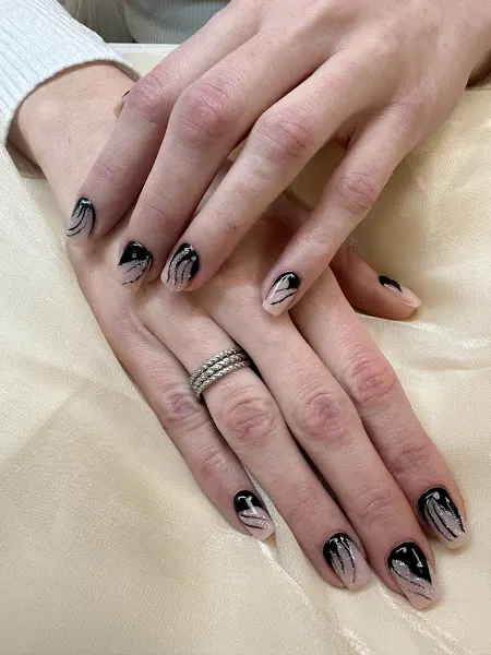 Alicia Peluquería y uñas - Peluquería en Zaragoza - foto 2