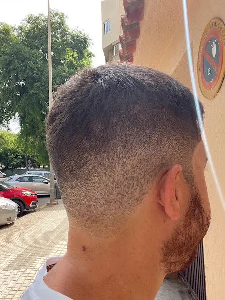 Peluqueria & Barberia Omar
