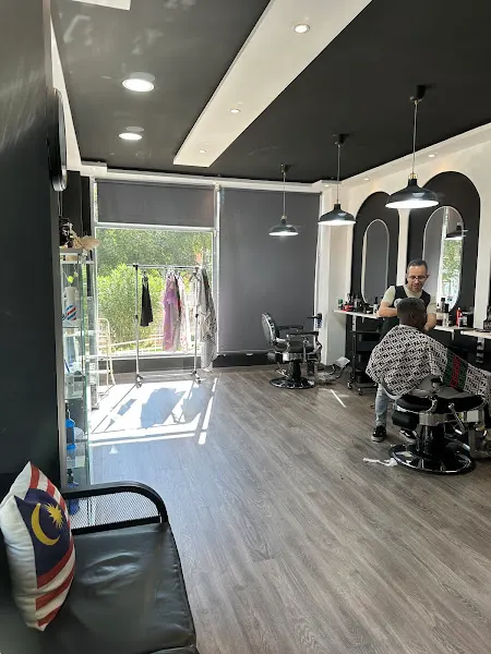 Golden Barbershop - Peluquería