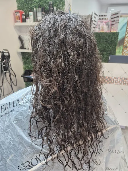 Marileth Studio Peluquería, Uñas y Estética Integral - Madrid