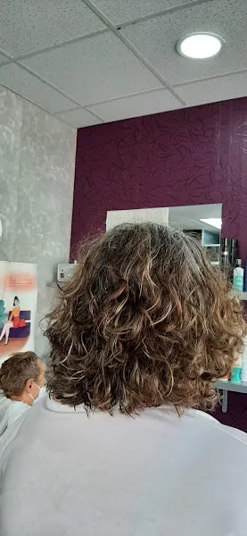 PELUQUERÍA YOLANDA