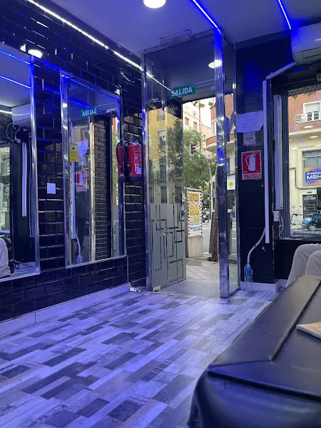 Alhambra Peluqueria De Caballerios