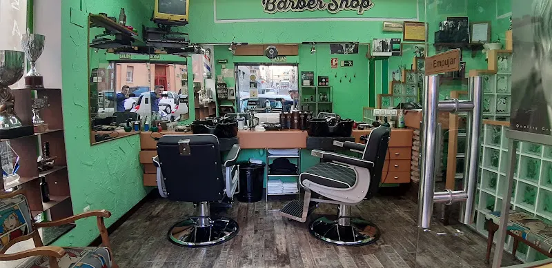 La Barbería Manolo - Peluquería en Madrid - foto 2