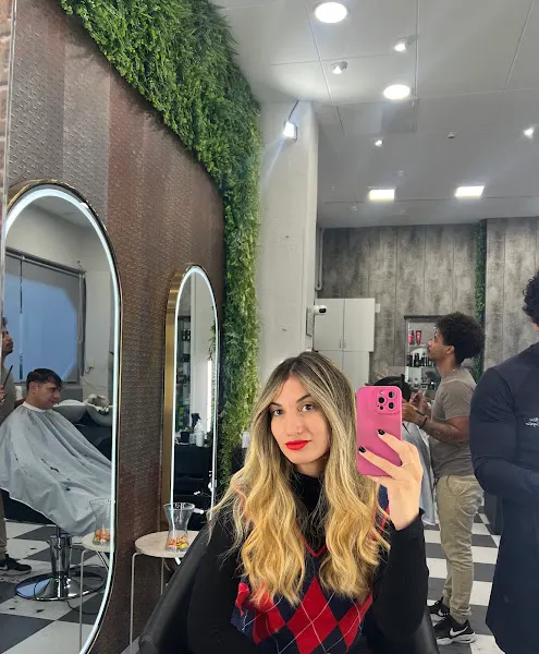 Essenttial Concept Peluquería