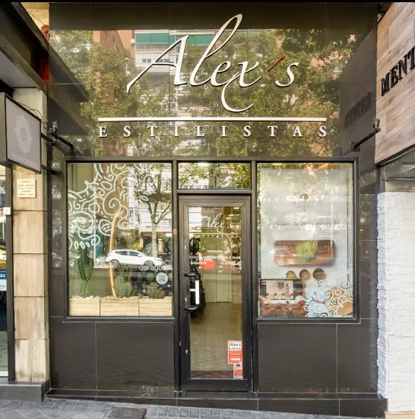 Salón Alex's Estilistas by Secretos del Agua - Peluquería en Madrid - foto 3