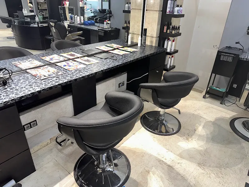 Viola's Peluquería Unisex guzman el bueno - Peluquería en Madrid - foto 2