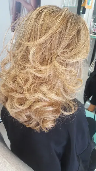 J. CARLO´S PELUQUEROS - Peluquería en Madrid - foto 2