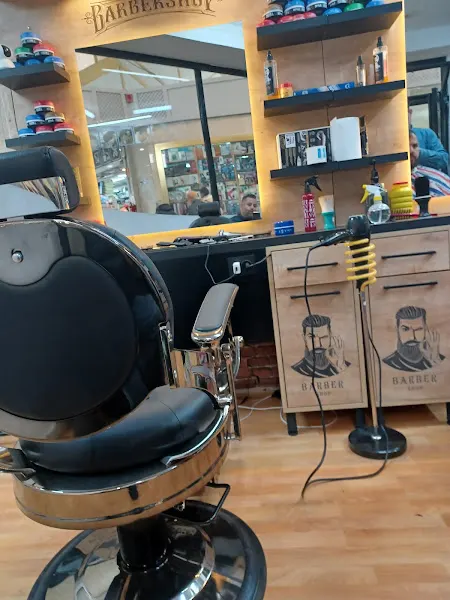 Peluquería caballeros klik N1 , Barber shop