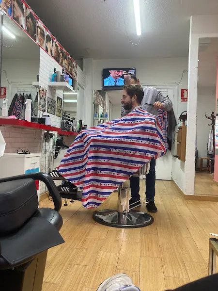 Peluqueria De Caballeros - Peluquería en Madrid - foto 2