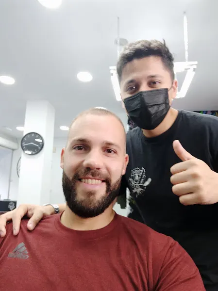 Barbería Cuts & Roses III (Mislata) - Mislata