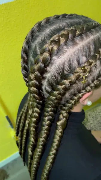 Trenzas trendy - Peluquería en Madrid - foto 2