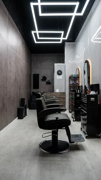 ZEKRY MEN´S SALON - Peluquería en Madrid - foto 2