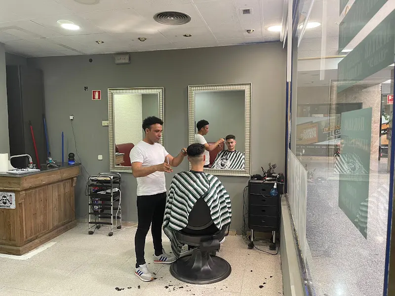 BARBERÍA RACHID - Peluquería en Madrid - foto 2